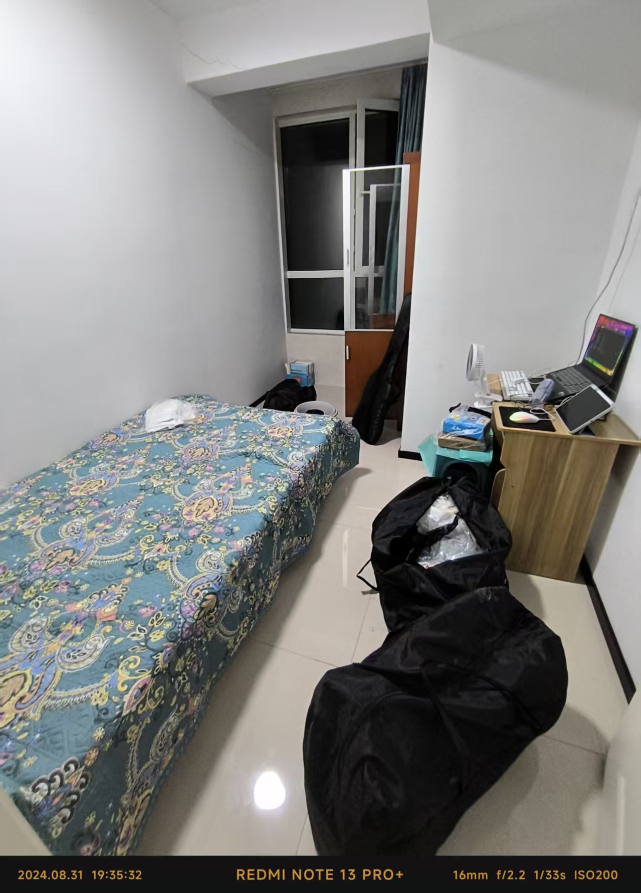 搬行李之后的我屋子